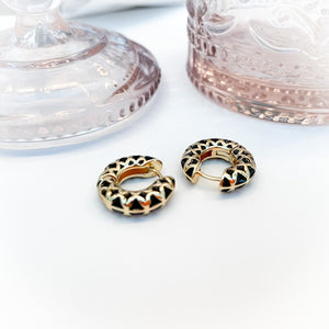 Criss cross hoops